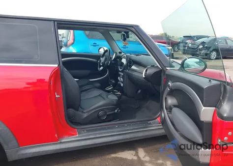 2008 Mini Cooper S из США, поврежденный, VIN WMWMF735X8TV37918